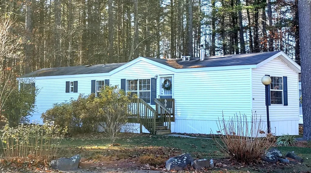 20 Colonial Village Somersworth NH 03878