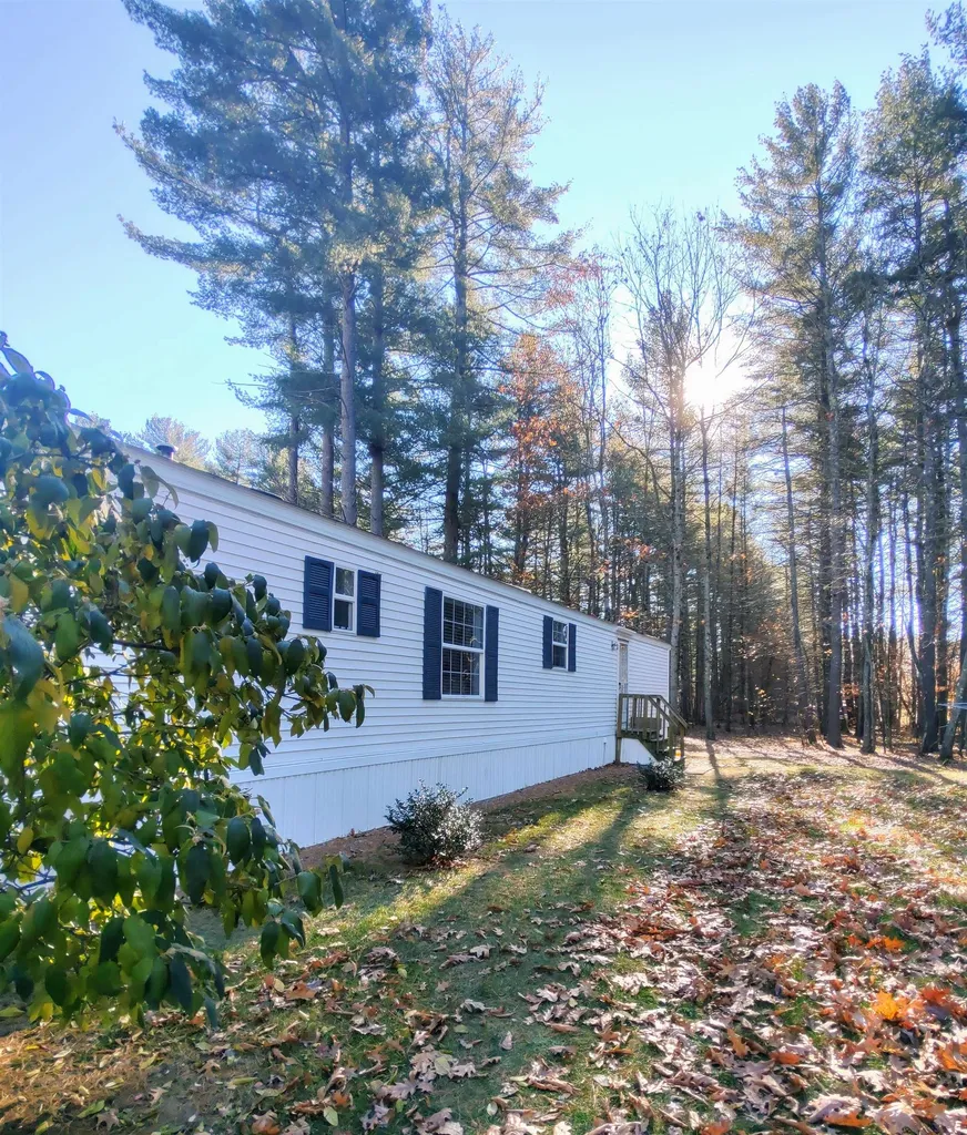 20 Colonial Village Somersworth NH 03878