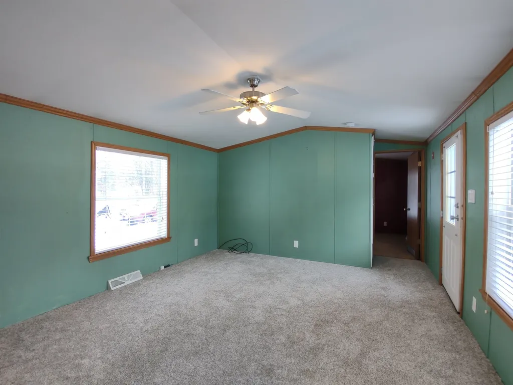 20 Colonial Village Somersworth NH 03878