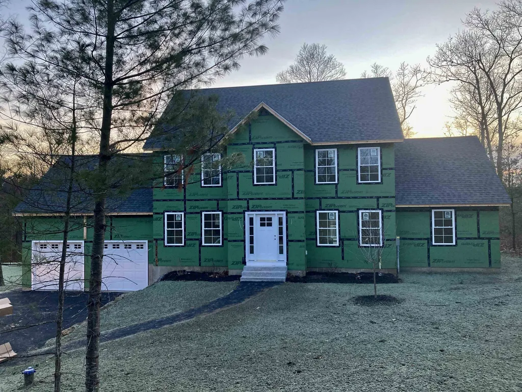 39 Standish Lane Hudson NH 03051