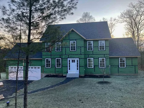 39 Standish Lane Hudson NH 03051