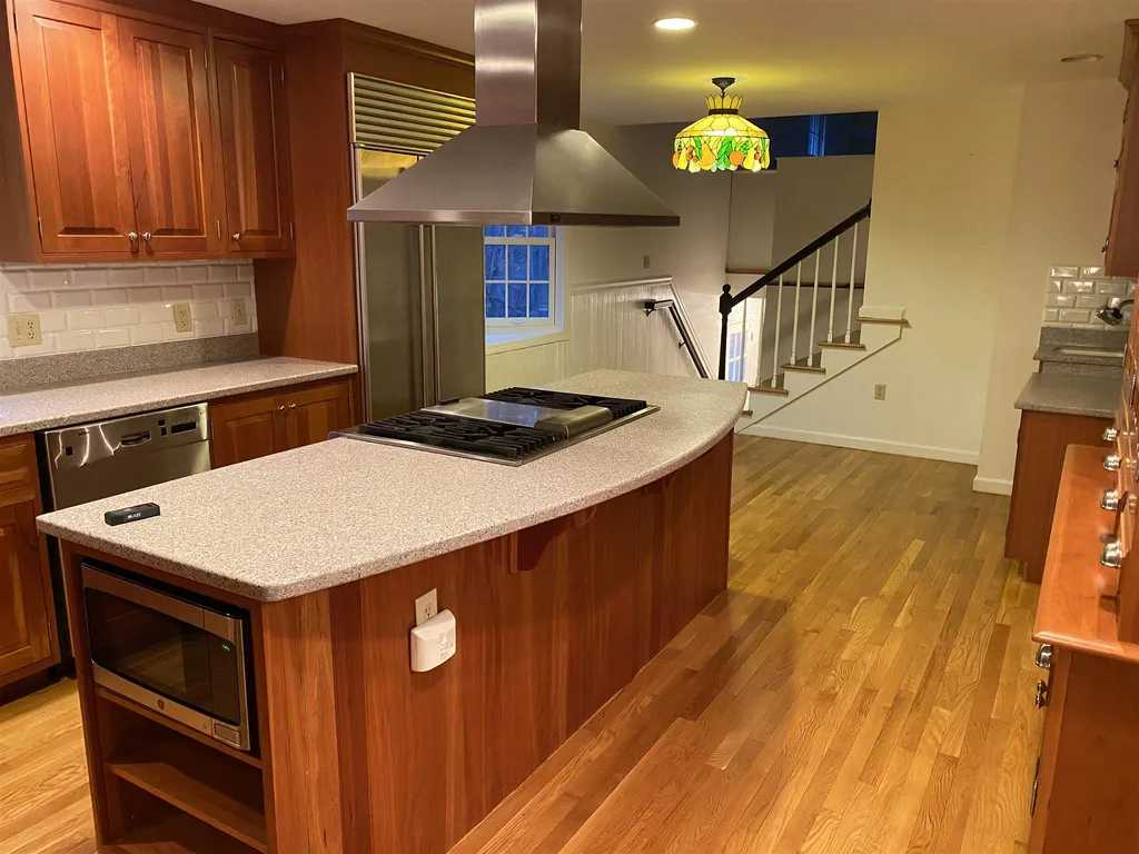 32 Blackbird Drive Bedford NH 03110