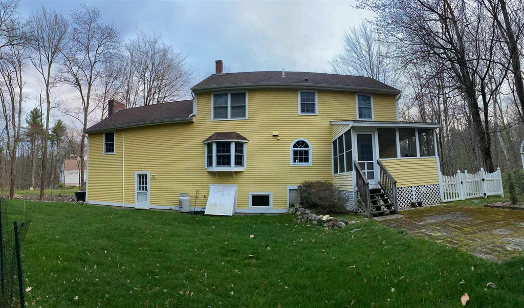32 Blackbird Drive Bedford NH 03110
