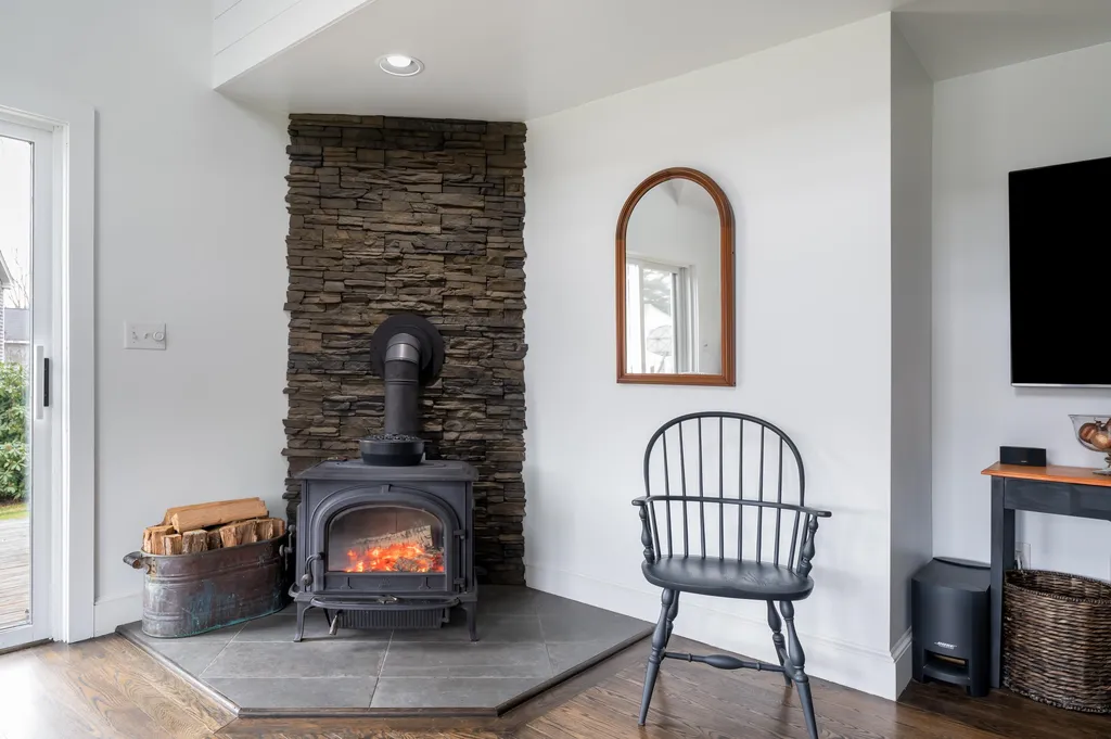 305 Houde Road Eliot ME 03903