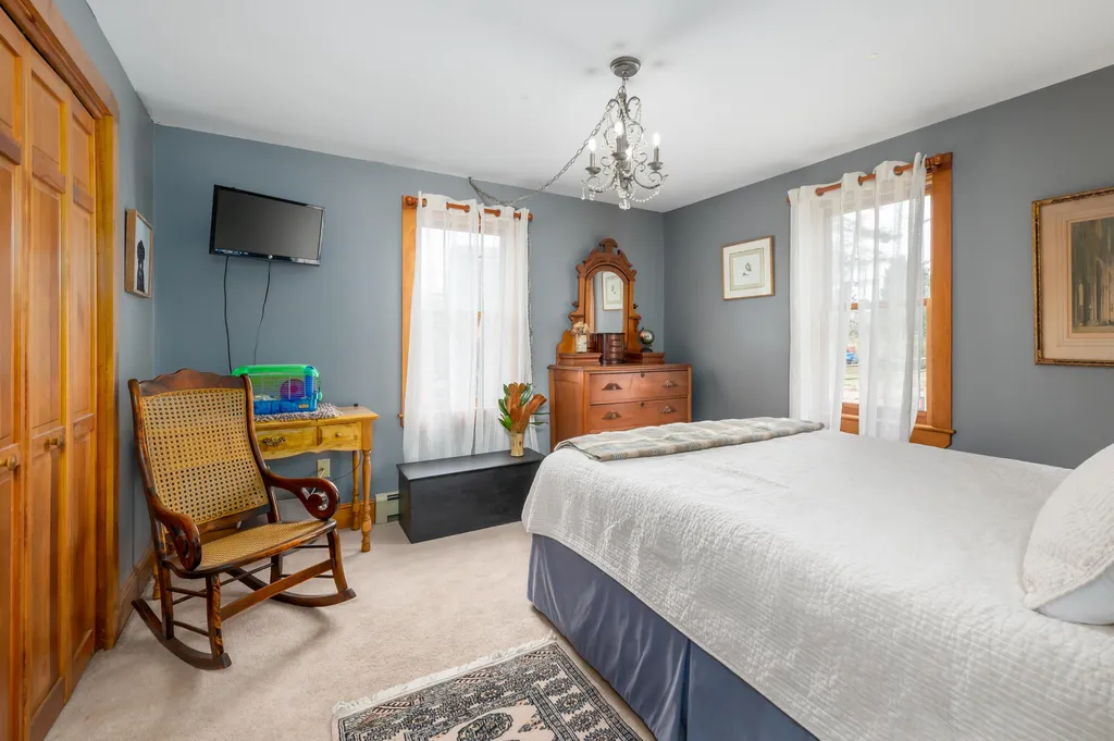 305 Houde Road Eliot ME 03903