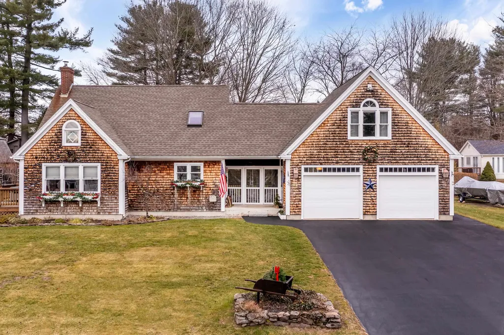 305 Houde Road Eliot ME 03903