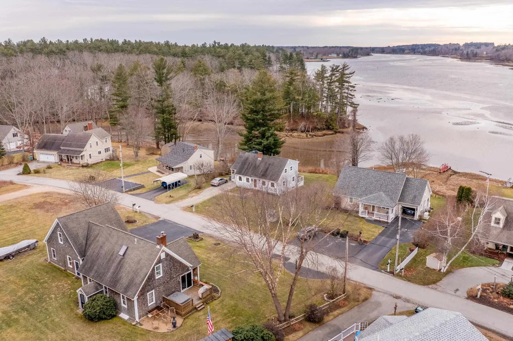 305 Houde Road Eliot ME 03903