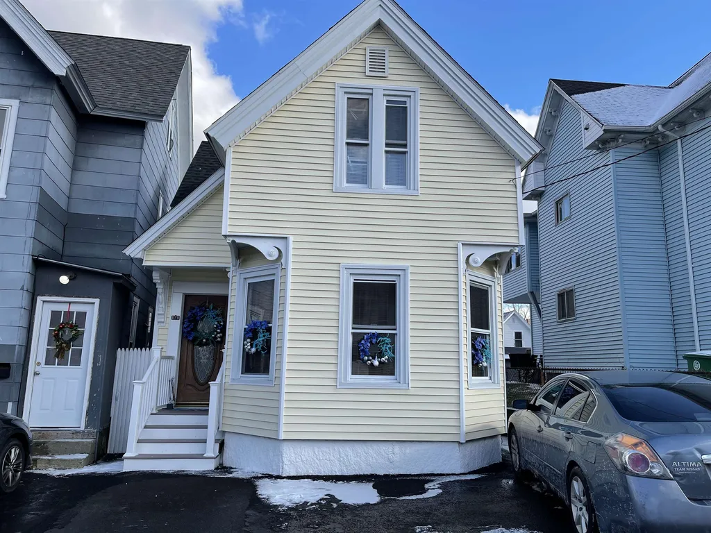 84 Ash Street Nashua NH 03060