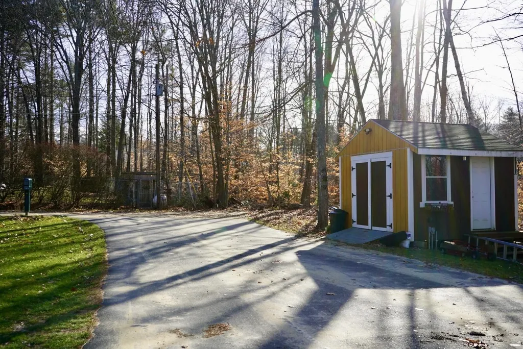 11 Sampson Drive Barnstead NH 03225-3303