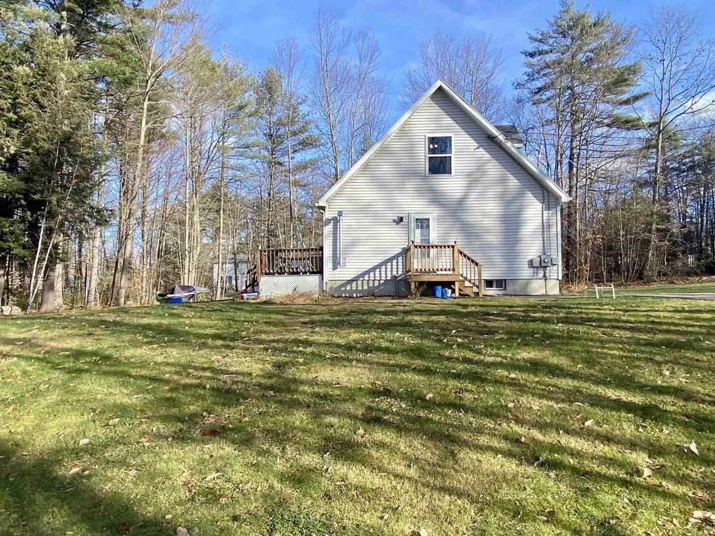 11 Sampson Drive Barnstead NH 03225-3303