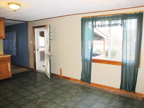4 Debra Avenue Raymond NH 03077