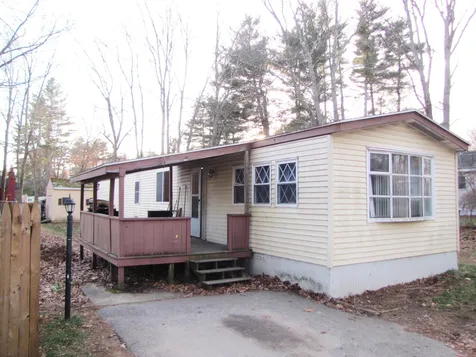 4 Debra Avenue Raymond NH 03077