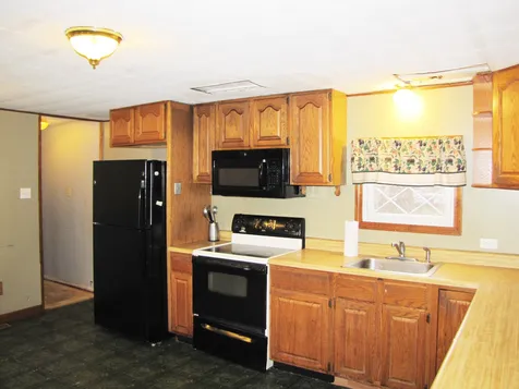 4 Debra Avenue Raymond NH 03077