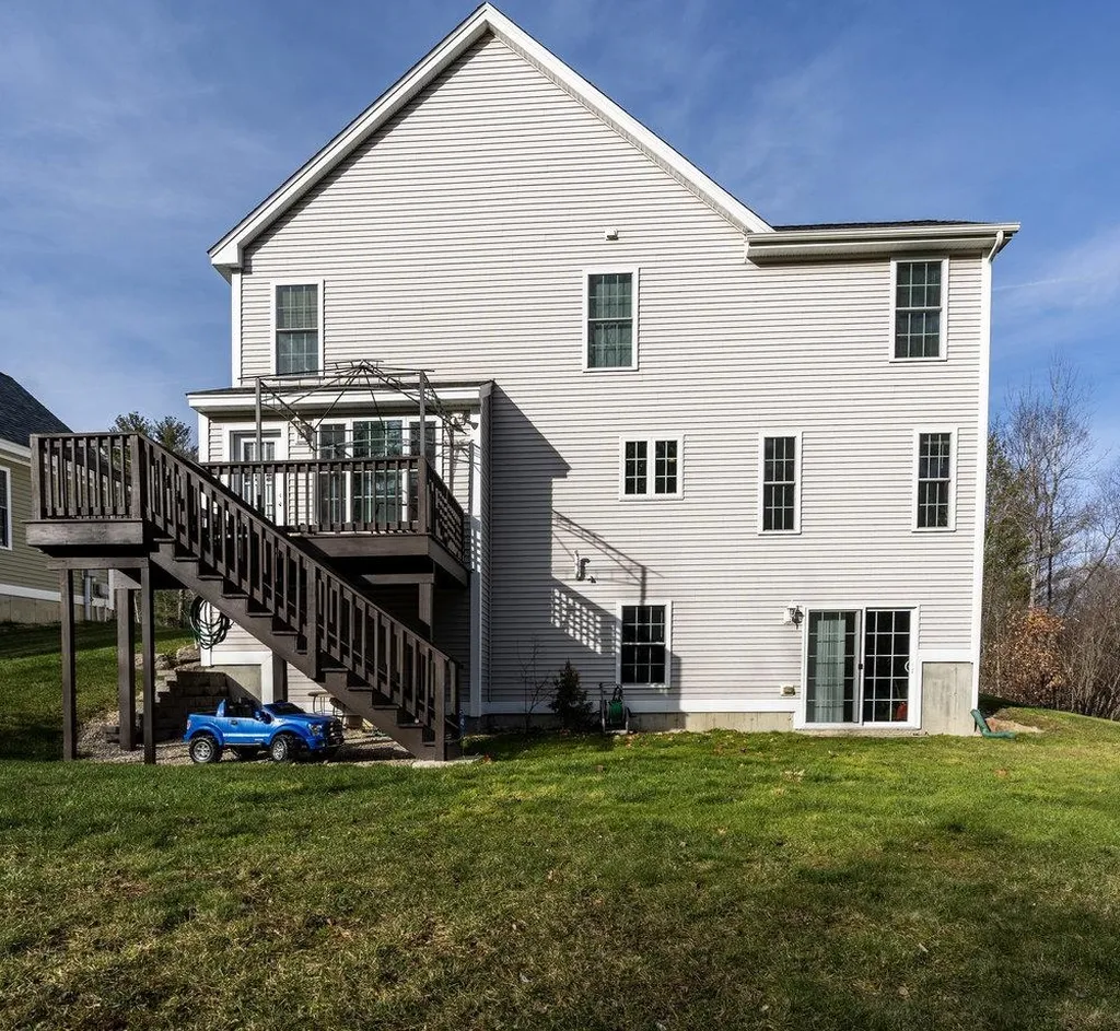 45 Sandras Run Dover NH 03820