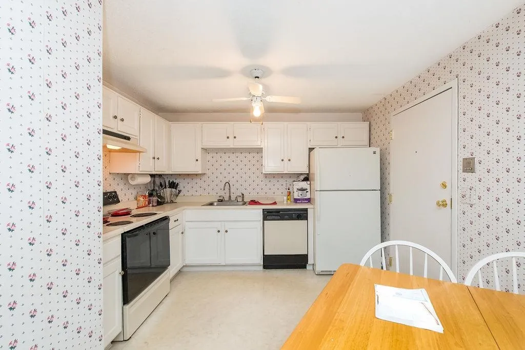 281 Great Bay Woods Newmarket NH 03857