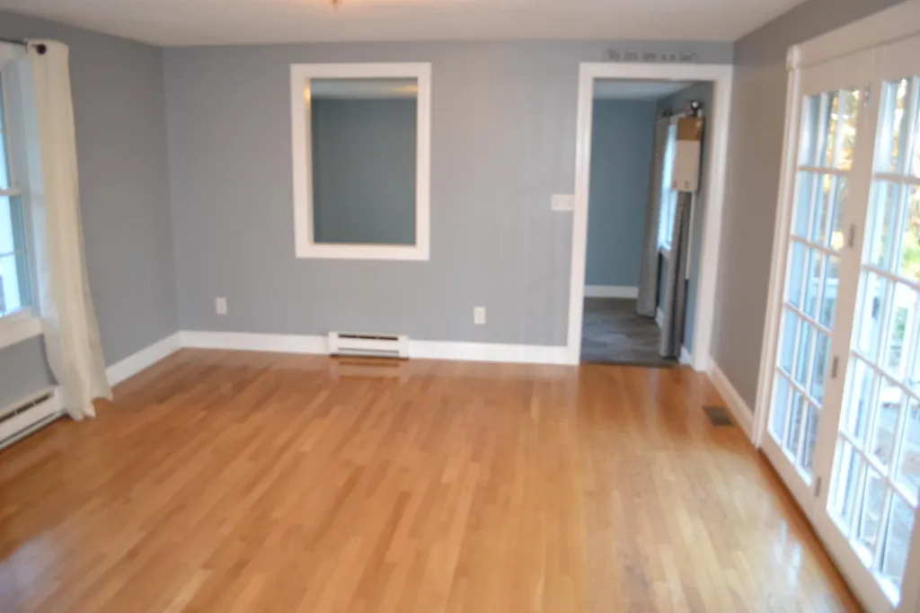 10 Madden Road Derry NH 03038