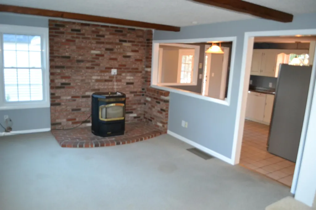10 Madden Road Derry NH 03038