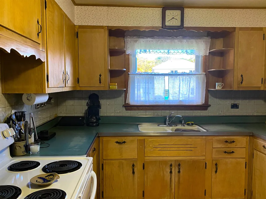 15 Thompson Avenue Ludlow VT 05149