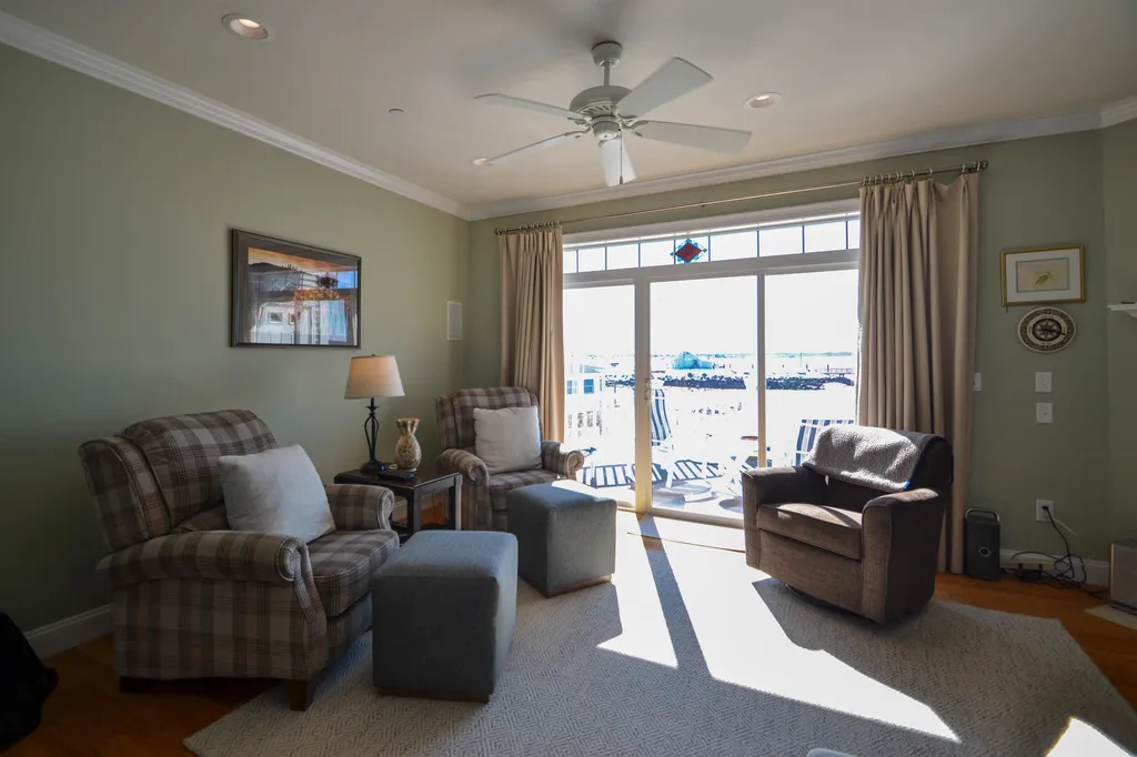 24 Harbor Road Hampton NH 03842