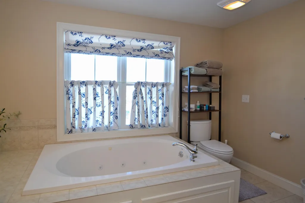 24 Harbor Road Hampton NH 03842