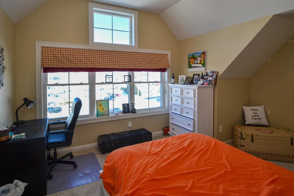 24 Harbor Road Hampton NH 03842