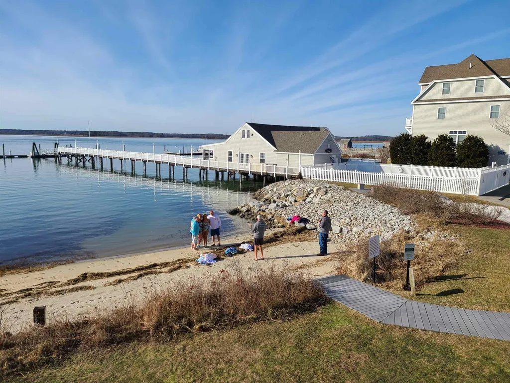 24 Harbor Road Hampton NH 03842