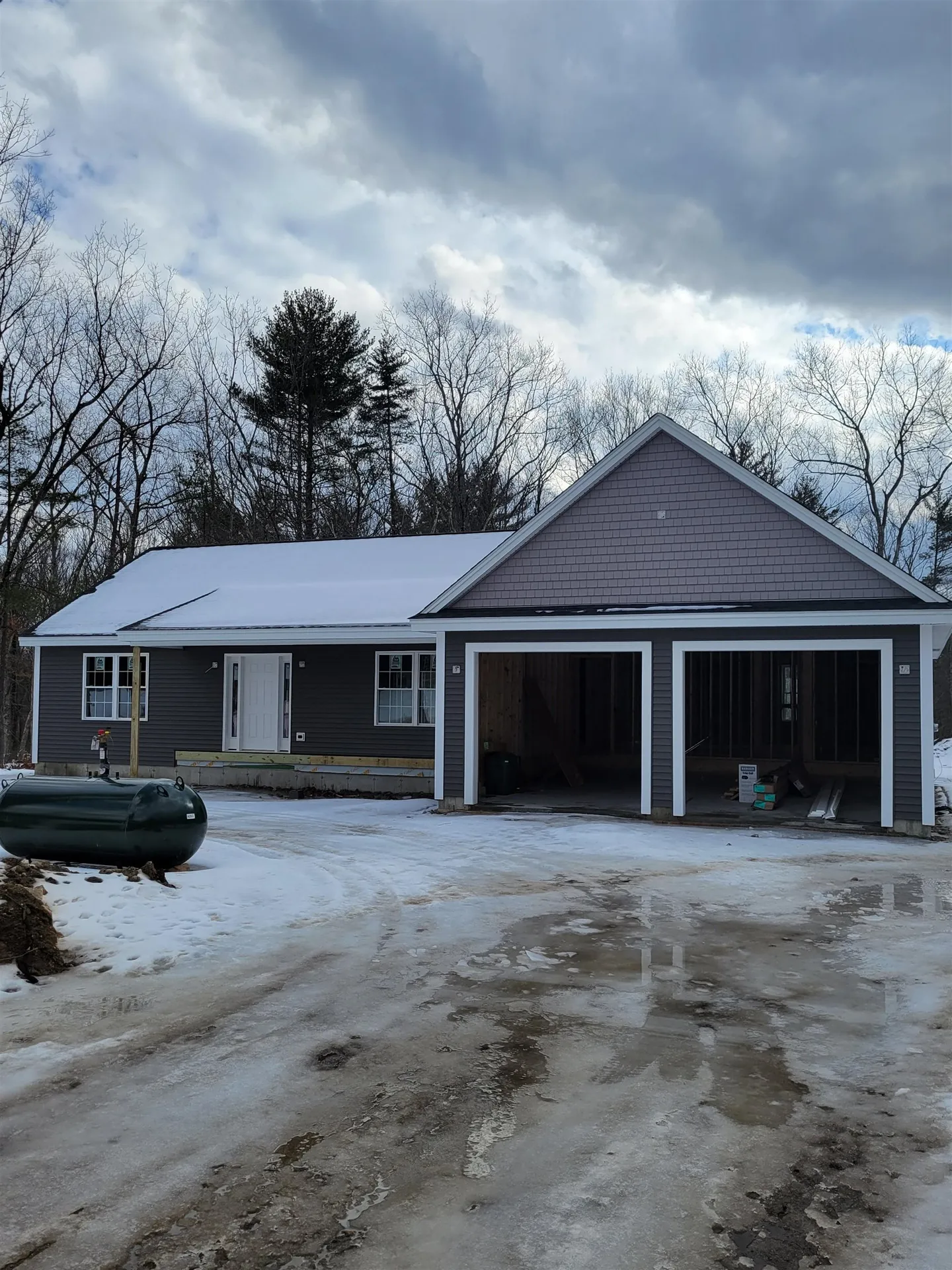 2 Braeburn Drive Londonderry NH 03053