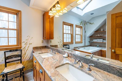 11 Victoria Drive Hampton Falls NH 03844