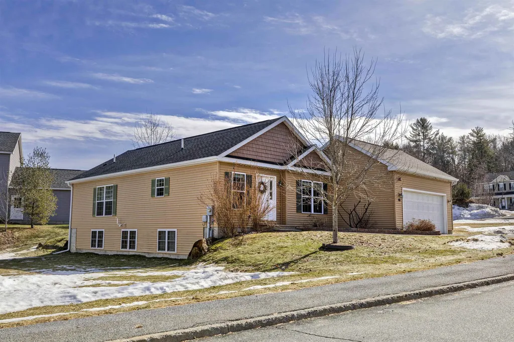 65 Mountain View Drive Lebanon NH 03766