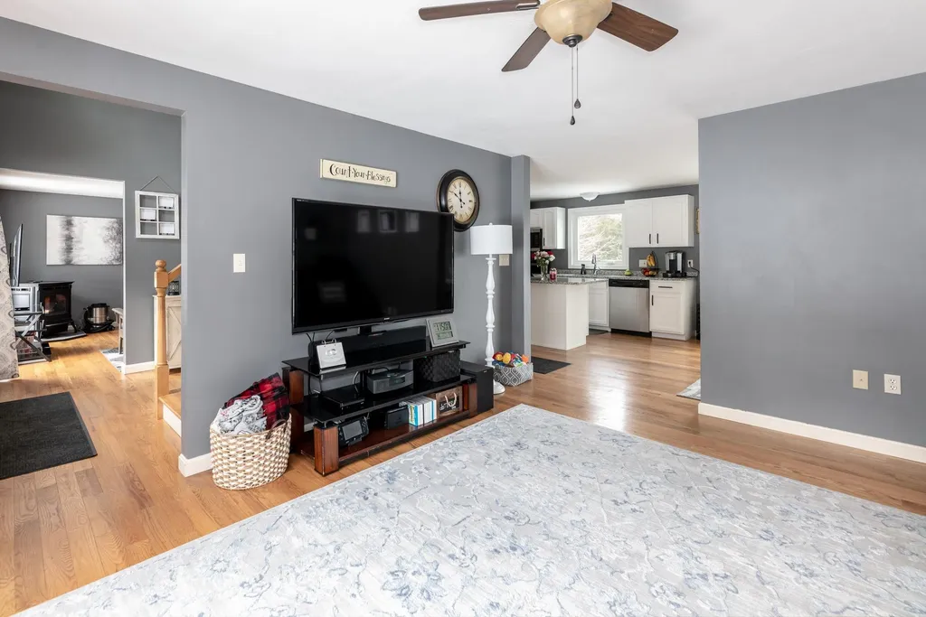48 Wethersfield Drive Northfield NH 03276