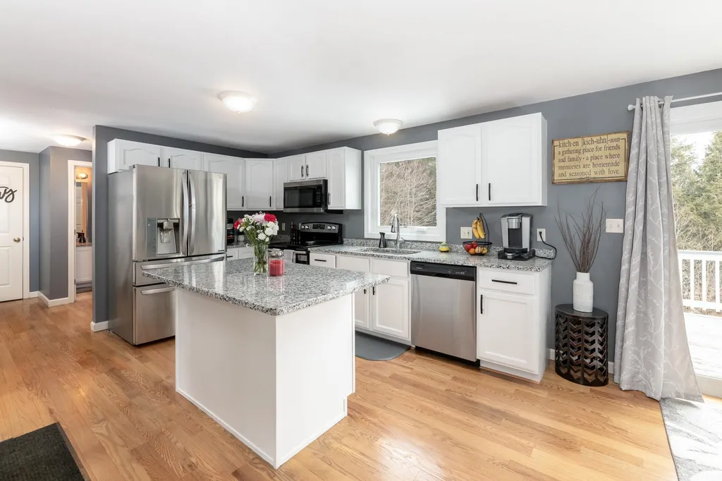 48 Wethersfield Drive Northfield NH 03276