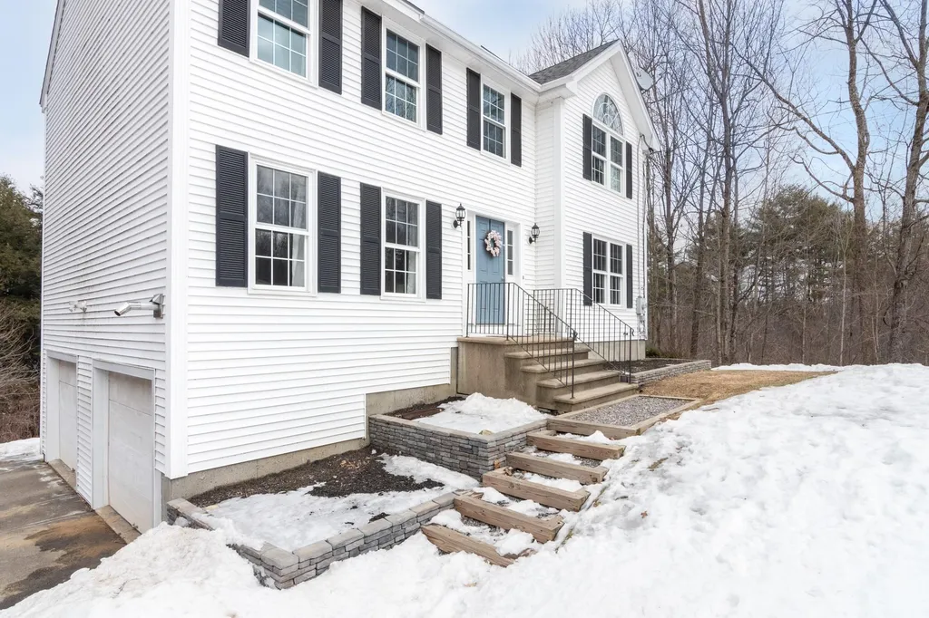 48 Wethersfield Drive Northfield NH 03276