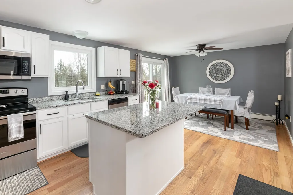 48 Wethersfield Drive Northfield NH 03276