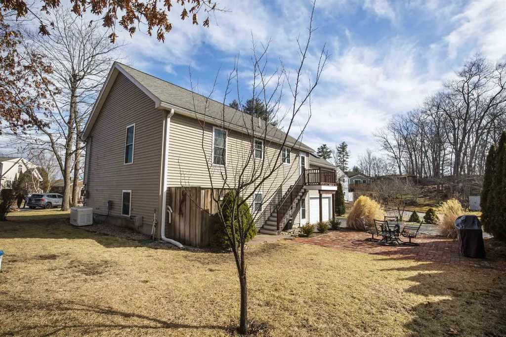 226 Shore Drive Salem NH 03079