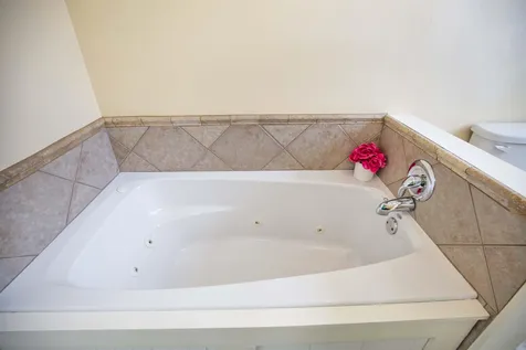 226 Shore Drive Salem NH 03079