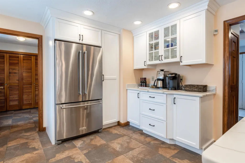 31 Cathedral Circle Nashua NH 03063