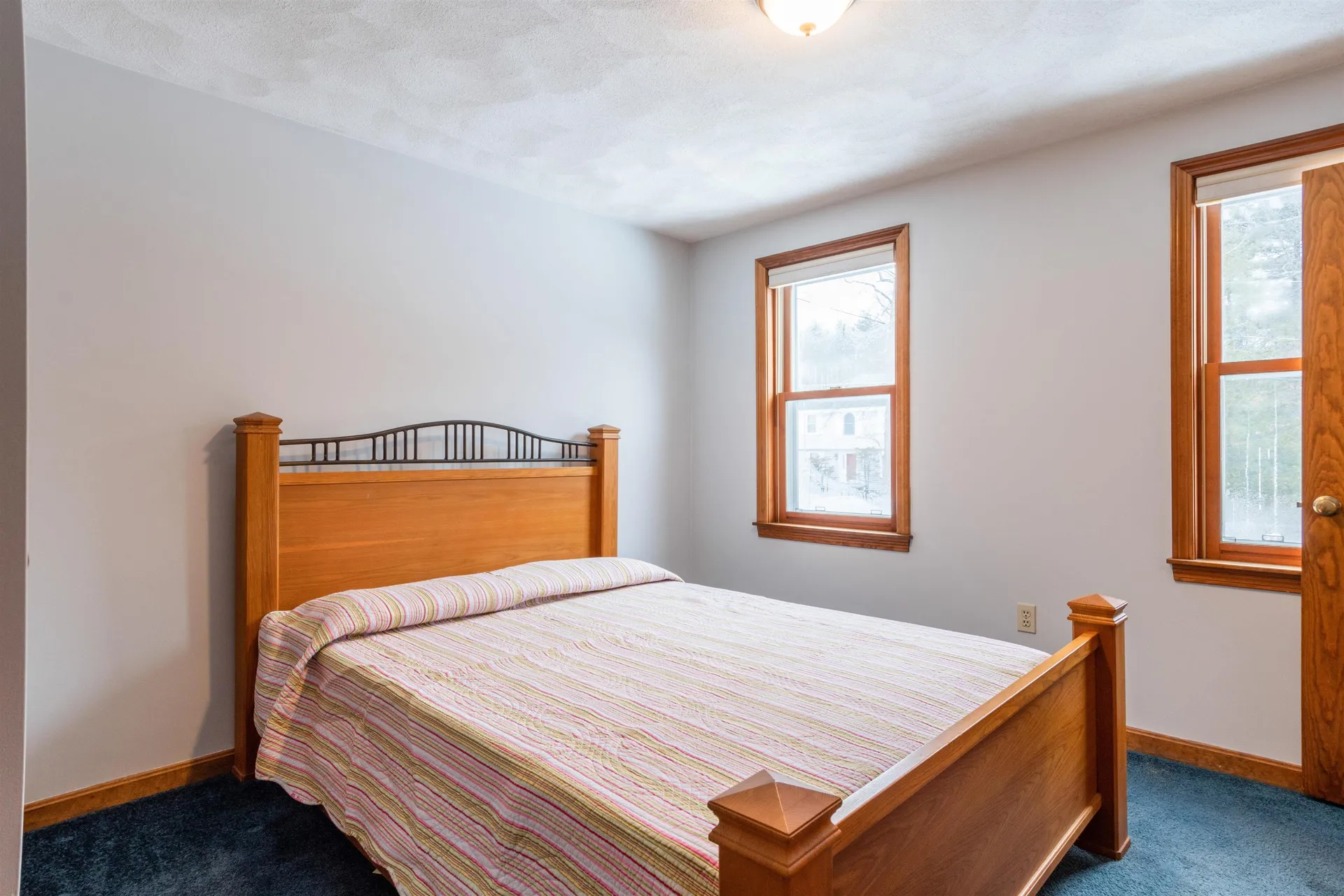 31 Cathedral Circle Nashua NH 03063