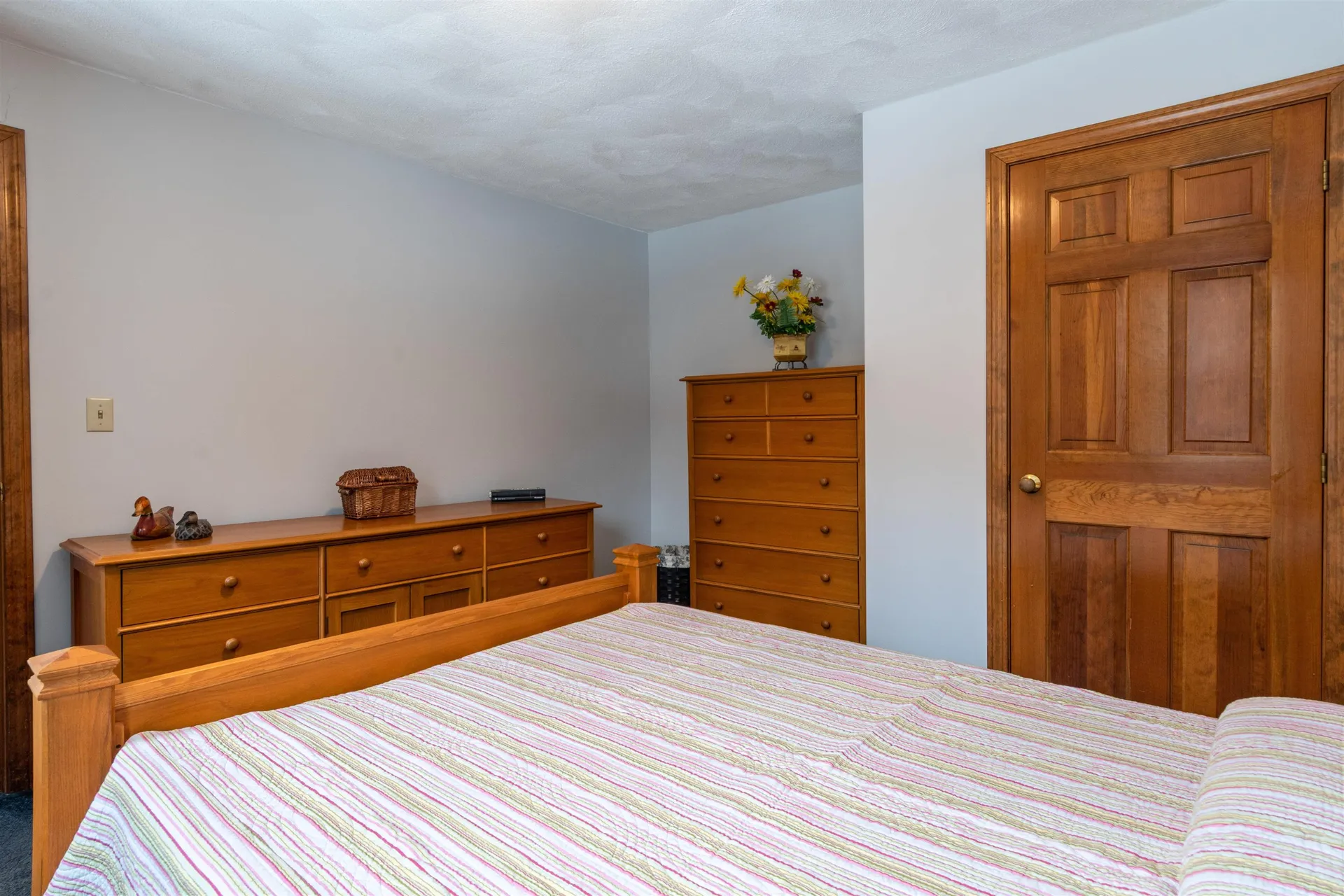 31 Cathedral Circle Nashua NH 03063