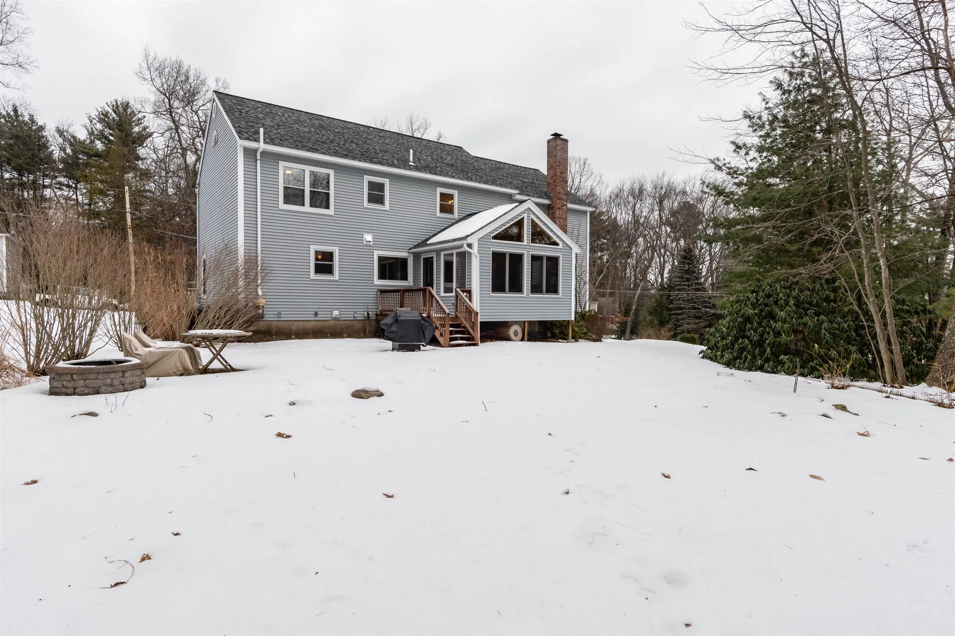 31 Cathedral Circle Nashua NH 03063