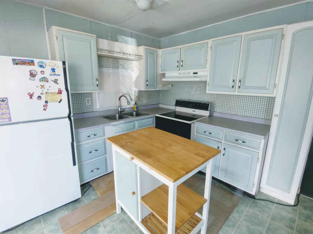 106 Sherwood Glen Somersworth NH 03878