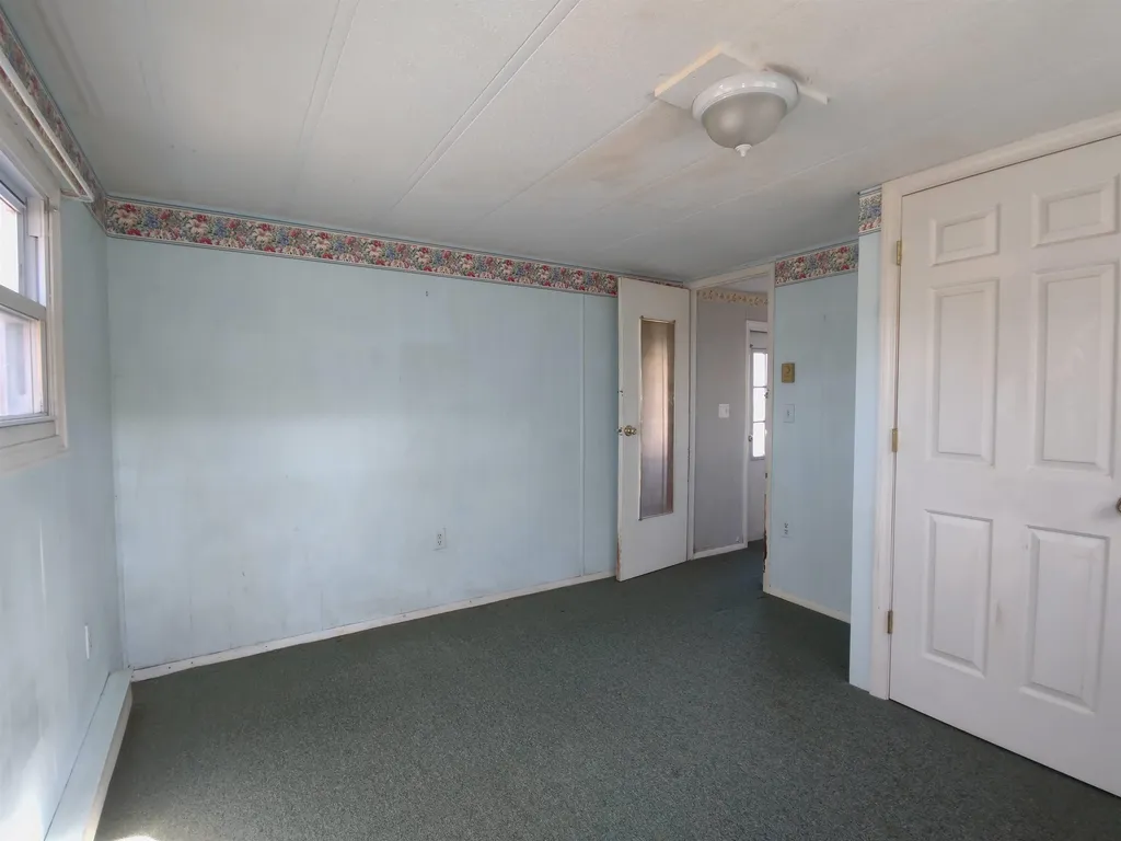 106 Sherwood Glen Somersworth NH 03878