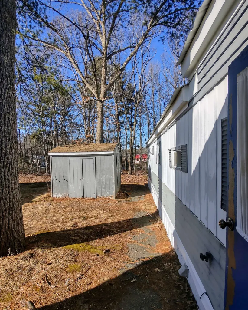 106 Sherwood Glen Somersworth NH 03878
