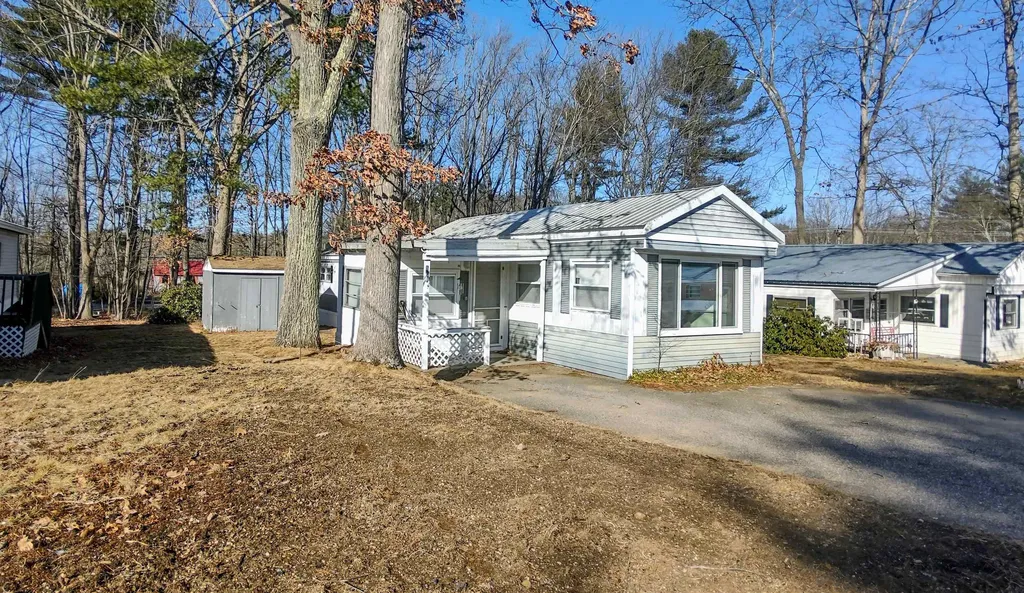 106 Sherwood Glen Somersworth NH 03878