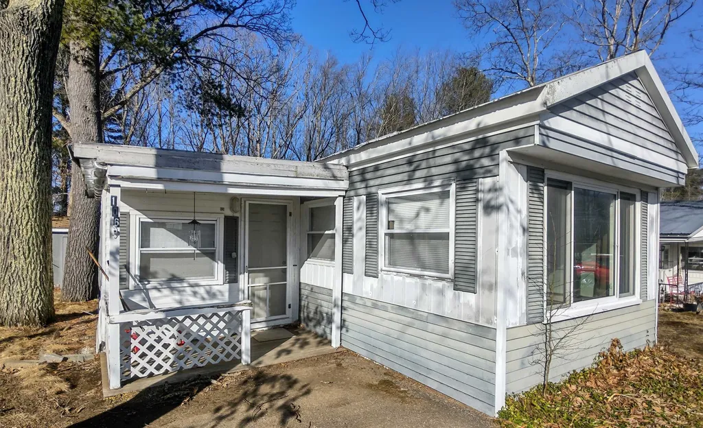 106 Sherwood Glen Somersworth NH 03878