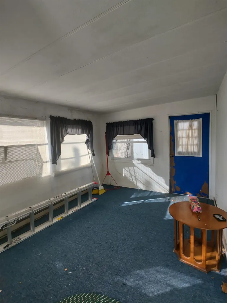 106 Sherwood Glen Somersworth NH 03878