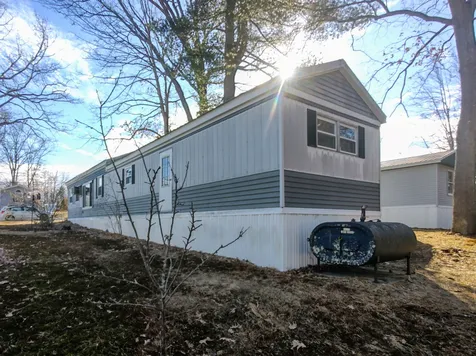 106 Sherwood Glen Somersworth NH 03878