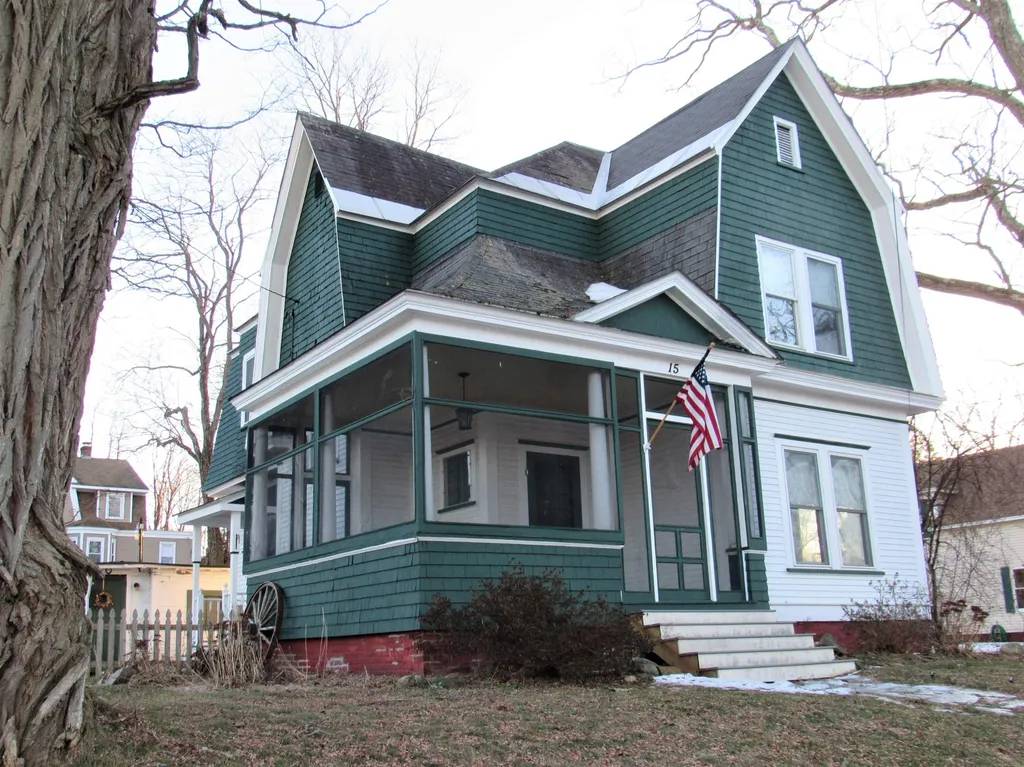 15 Charles Street Claremont NH 03743