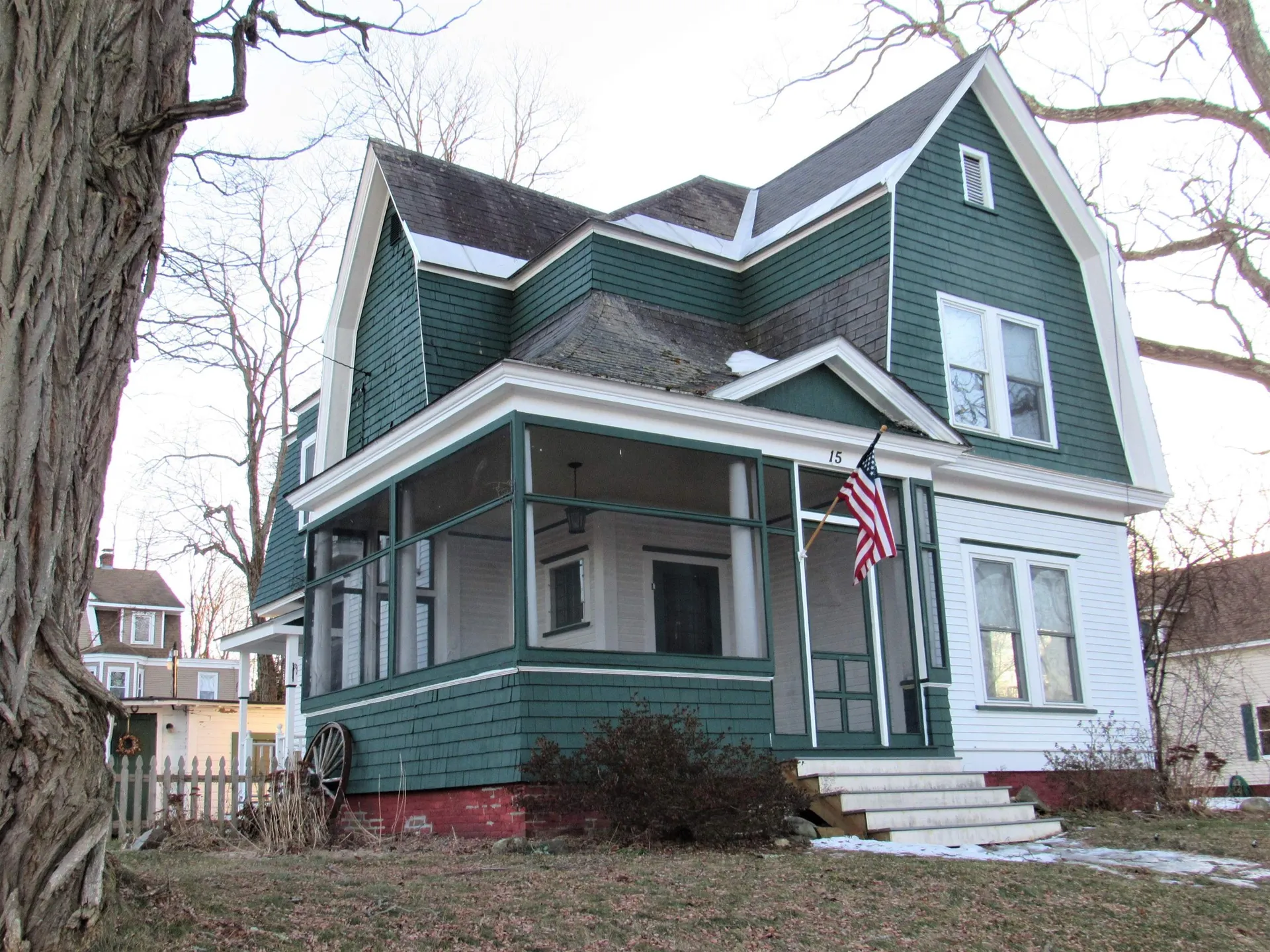 15 Charles Street Claremont NH 03743