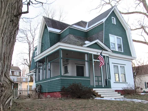 15 Charles Street Claremont NH 03743