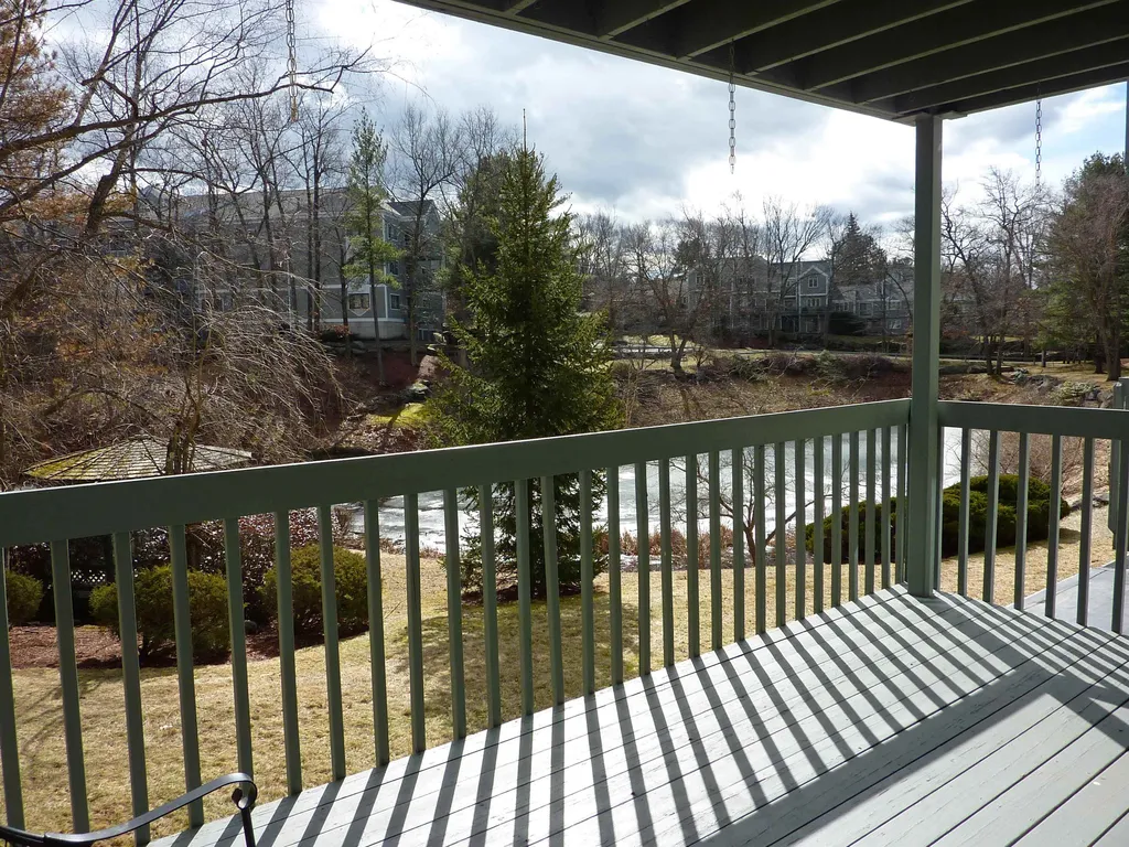 16 Ledgewood Hills Drive Nashua NH 03062